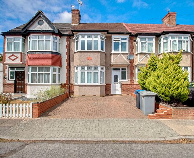 3 Bedroom Terraced House For Sale In Elms Park Avenue, Wembley, HA0