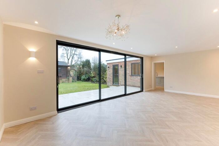 5 Bedroom Detached House To Rent In Wyngrave Place Beaconsfield, HP9