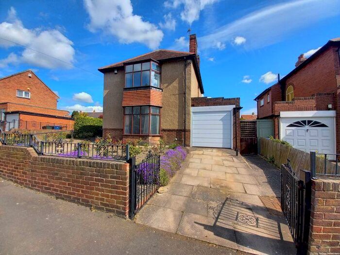 Houses for sale & to rent in NE15 6TS, Broadmead Way, Benwell And