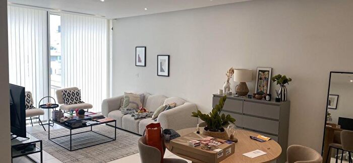 2 Bedroom Flat To Rent In Sugar Quay, Water Lane, EC3R