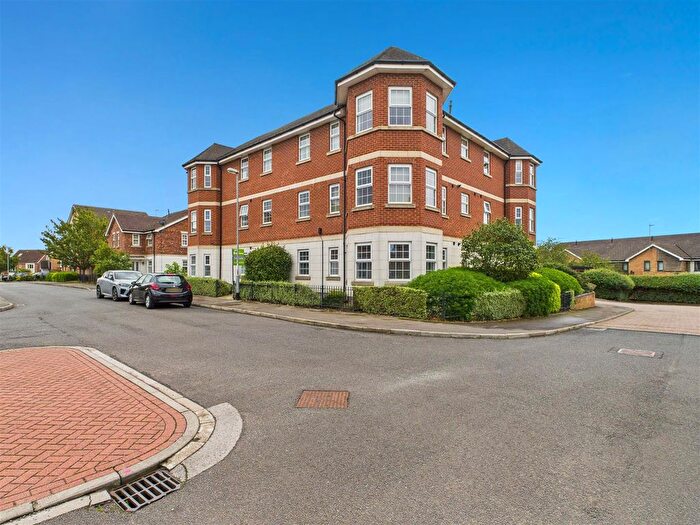 2 Bedroom Flat To Rent In Millias Close, Brough, HU15