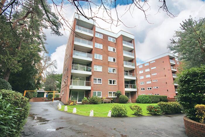 2 Bedroom Flat For Sale In Lindsay Road, Poole, BH13