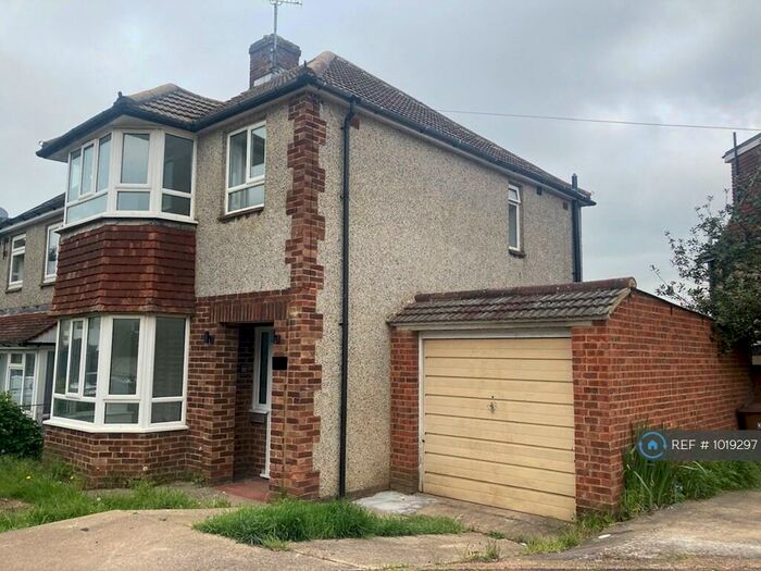 3 Bedroom Semi-Detached House To Rent In Allington Drive, Rochester, ME2