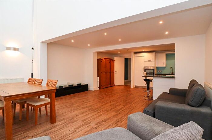 2 Bedroom Flat To Rent In Mews Road, St. Leonards-On-Sea, TN38