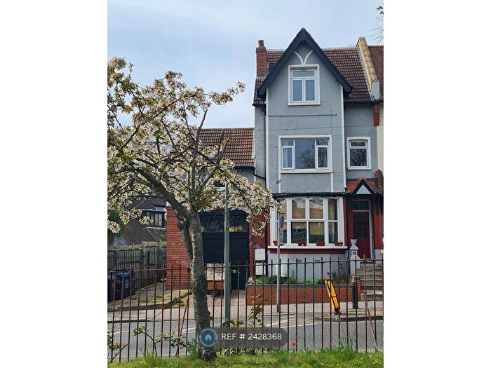 2 Bedroom Flat To Rent In Grange Rd, London, SE25