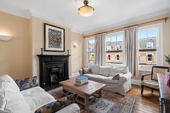 4 Bedroom Apartment For Sale In Boundaries Road, London, SW12
