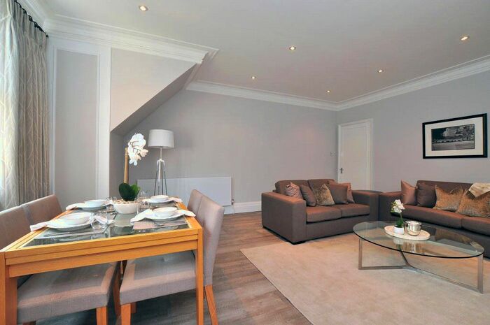 4 Bedroom Flat To Rent In Bracknell Gardens, Hampstead, NW3