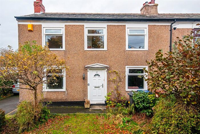 3 Bedroom Semi-detached House For Sale In Sandy Lane, Leyland, PR25