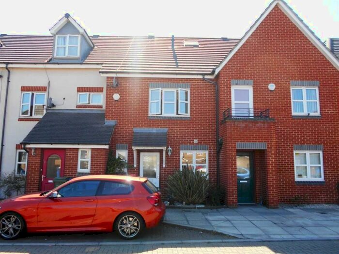 3 Bedroom Terraced House To Rent In Southwell Close, Chafford Hundred, RM16