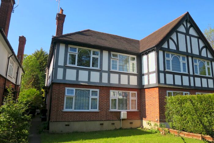 2 Bedroom Maisonette To Rent In Ferrymead Gardens, Greenford, UB6