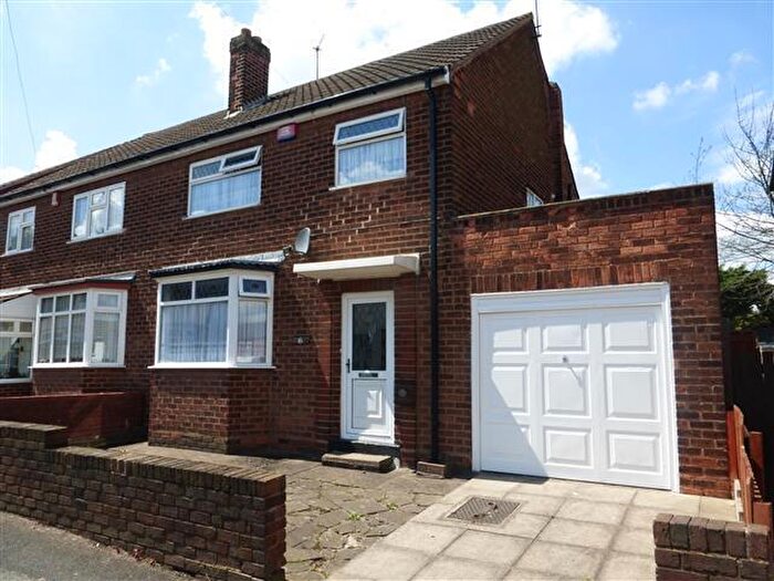 3 Bedroom Semi Detached House To Rent In Poplar Road, Oldbury, B69