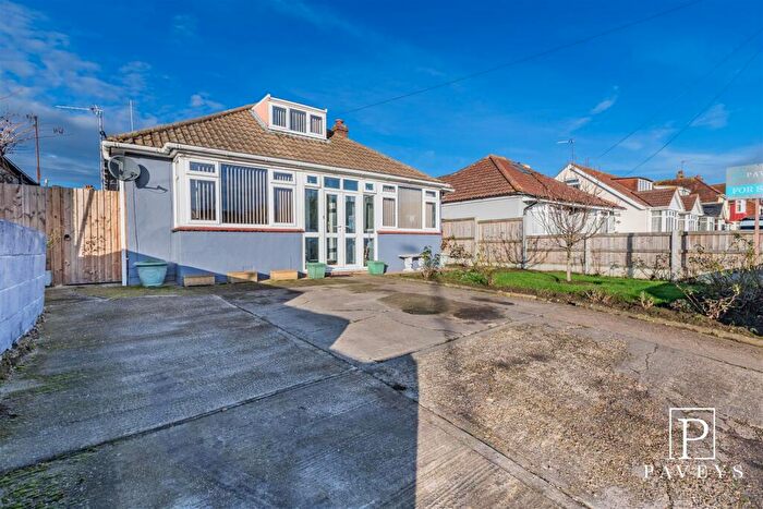 3 Bedroom Chalet For Sale In Frinton Road, Kirby Cross, Frinton-On-Sea, CO13