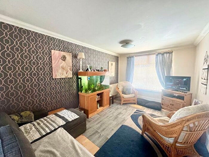3 Bedroom Terraced House For Sale In Huddleston Road, Grimsby, DN32