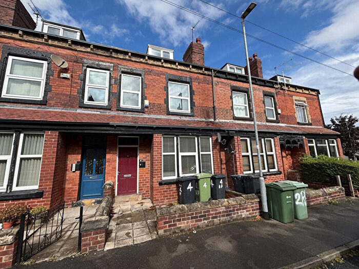 4 Bedroom Terraced House To Rent In Roman Place, Leeds, LS8
