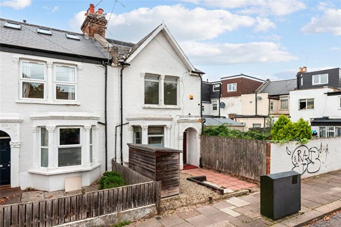 3 Bedroom Terraced House For Sale In Braemar Road, London, N15
