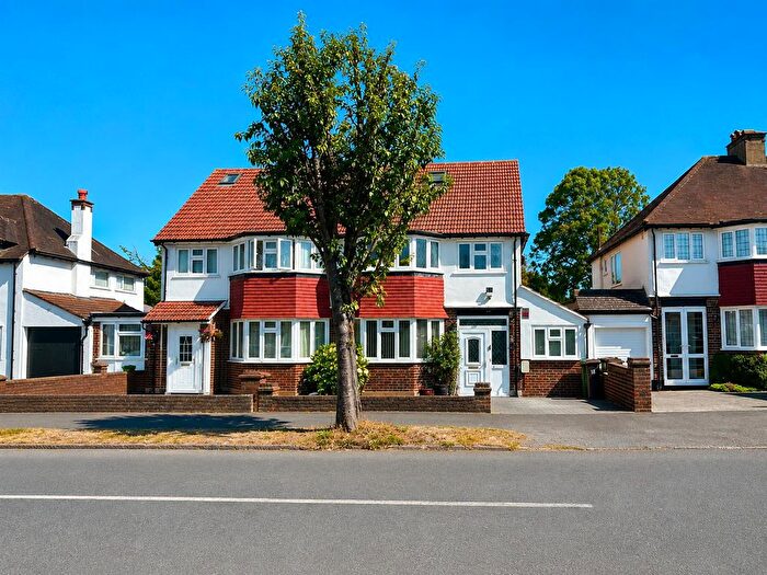 4 Bedroom Semi Detached House For Sale In Mead Crescent, Sutton, SM1
