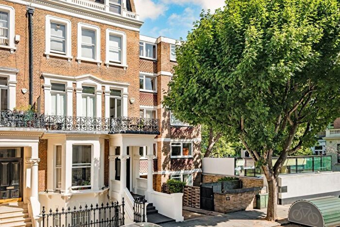 2 Bedroom Flat To Rent In Earl's Court Square, Earl's Court, SW5