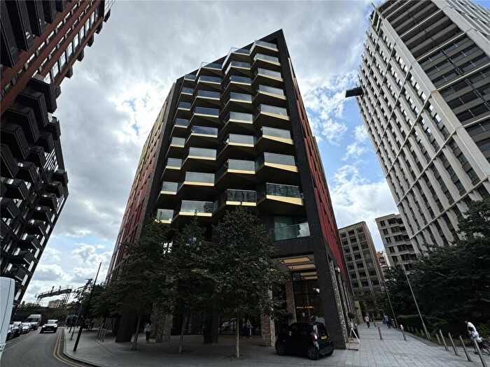 2 Bedroom Apartment To Rent In Glacier House, The Residence, London, SW11
