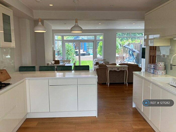 3 Bedroom Semi-Detached House To Rent In Sydenham Park Road, London, SE26