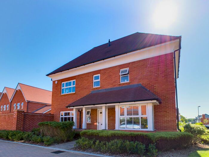 3 Bedroom Semi-Detached House To Rent In Highwood Crescent, Horsham RH12