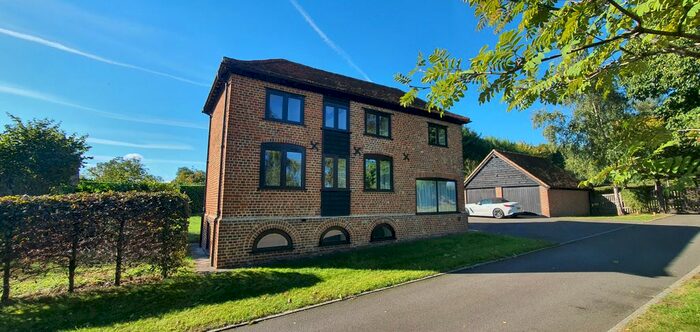 2 Bedroom Detached House To Rent In Bowstridge Lane, Chalfont St. Giles, HP8