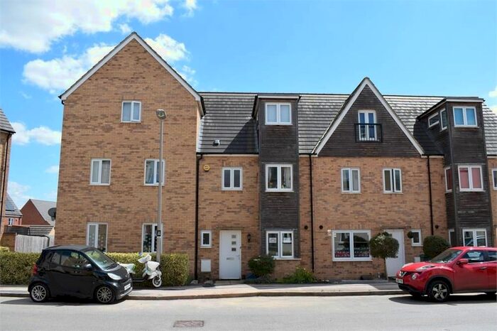 4 Bedroom Town House To Rent In Fonda Meadows, Oxley Park, Milton Keynes, MK4