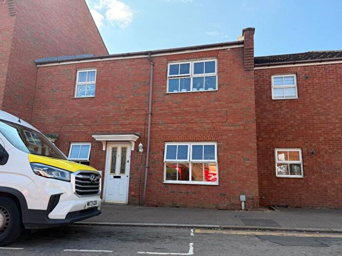 2 Bedroom Flat To Rent In St. Edmunds Road, Northampton, NN1