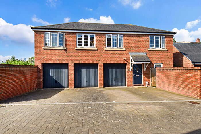 2 Bedroom Detached House For Sale In Pebblebed Close, Nr Topsham, Exeter, EX2