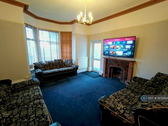 6 Bedroom Detached House To Rent In Park Road, Nottingham, NG7