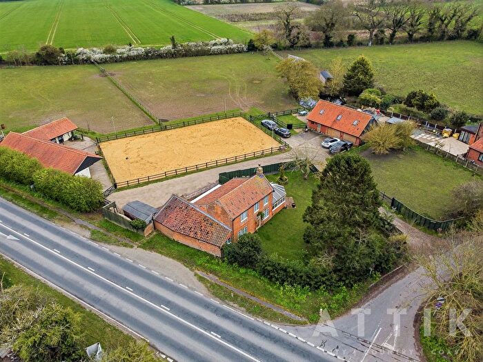 5 Bedroom Equestrian Property For Sale In Barnaby Green, Wangford, Beccles, NR34