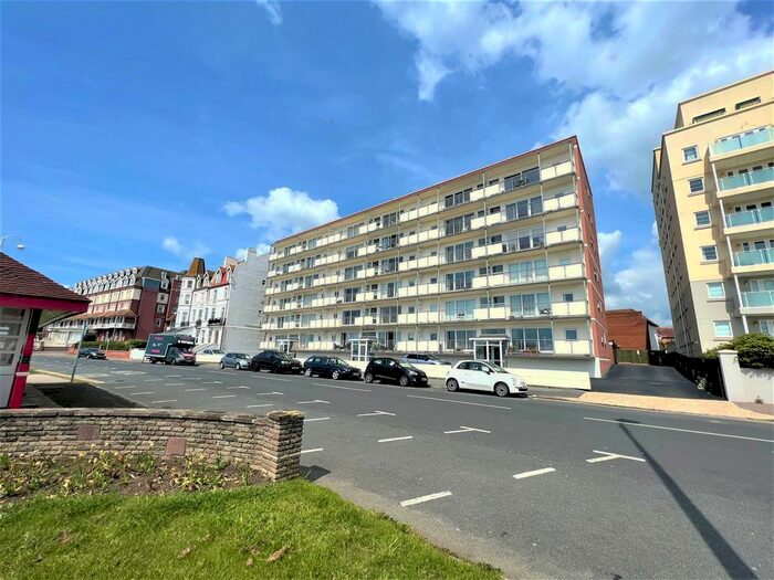 2 Bedroom Flat To Rent In Belgrave Court, De La Warr Parade, Bexhill-On-Sea, TN40