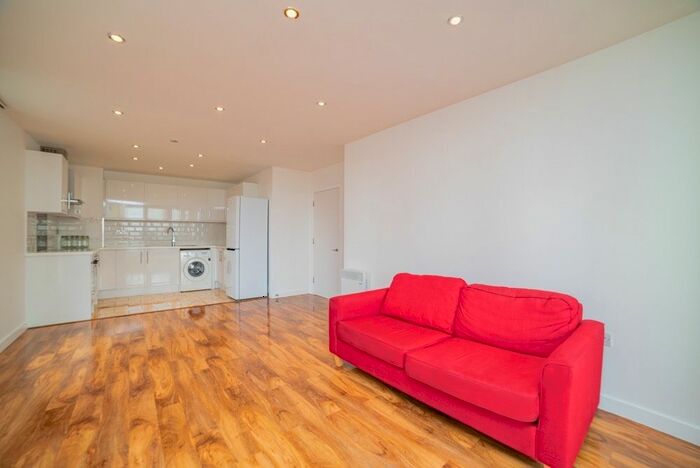 1 Bedroom Flat To Rent In Biggerstaff Road, London, E15