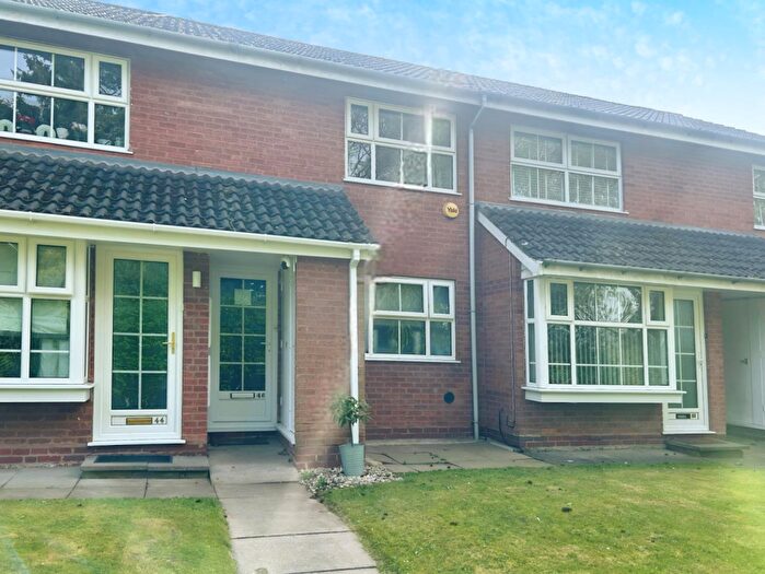 2 Bedroom Maisonette To Rent In St Lawrence Close, Knowle, B93