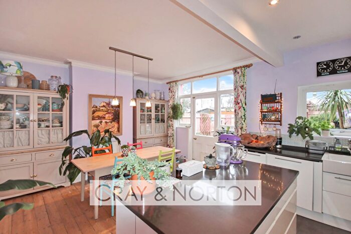 3 Bedroom Terraced House For Sale In Baring Road, Croydon, CR0