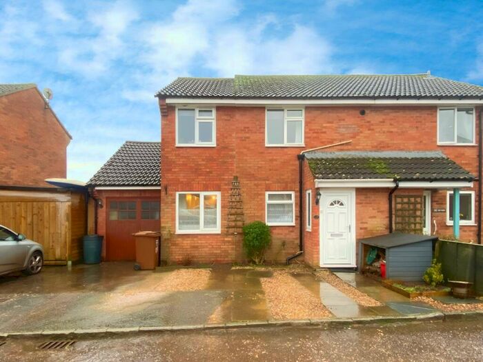 3 Bedroom Semi-Detached House For Sale In Kensham Close, Bradninch, Exeter, EX5