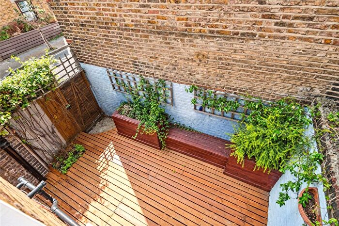 2 Bedroom End Terrace House For Sale In Aldensley Road, London, W6