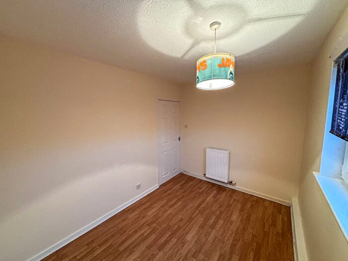 3 Bedroom Flat To Rent In Swinton Road, Glasgow, G69