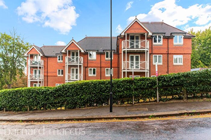 2 Bedroom Flat For Sale In West Hill, South Croydon, CR2