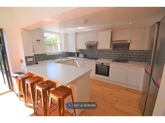 6 Bedroom Terraced House To Rent In Donnington Road, Reading, RG1