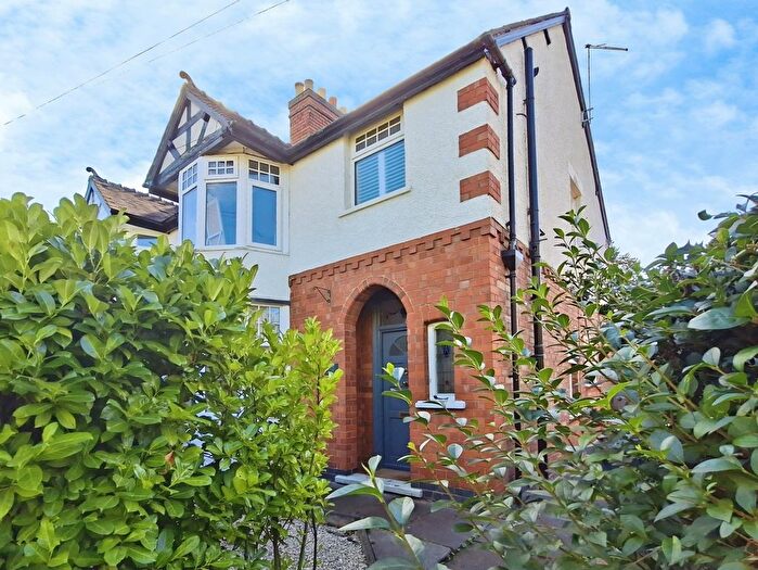 3 Bedroom Semi-Detached House For Sale In Church Walk, Atherstone, Warwickshire, CV9