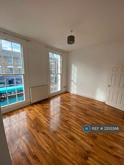 2 Bedroom Flat To Rent In Parrock Street, Gravesend, DA12