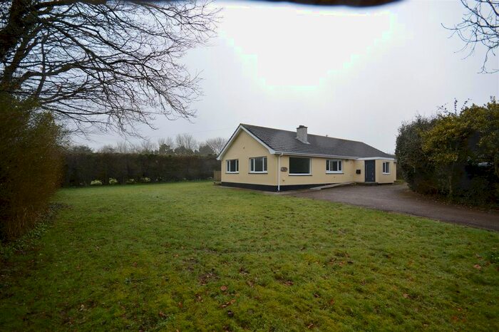 4 Bedroom Detached Bungalow To Rent In Blackwater, Truro, TR4