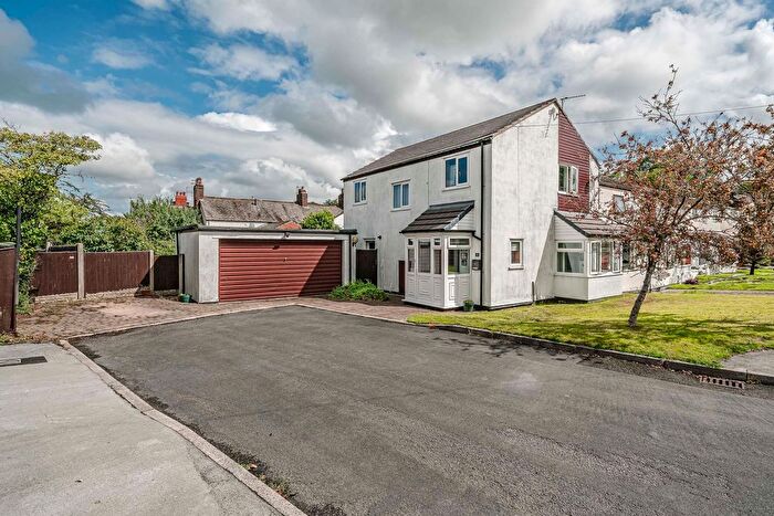 4 Bedroom Detached House For Sale In Millbrook Close, Wheelton, PR6