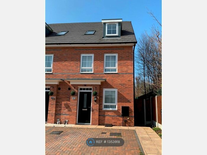 4 Bedroom Semi-Detached House To Rent In Whitewood Road, Worsley, Manchester, M28