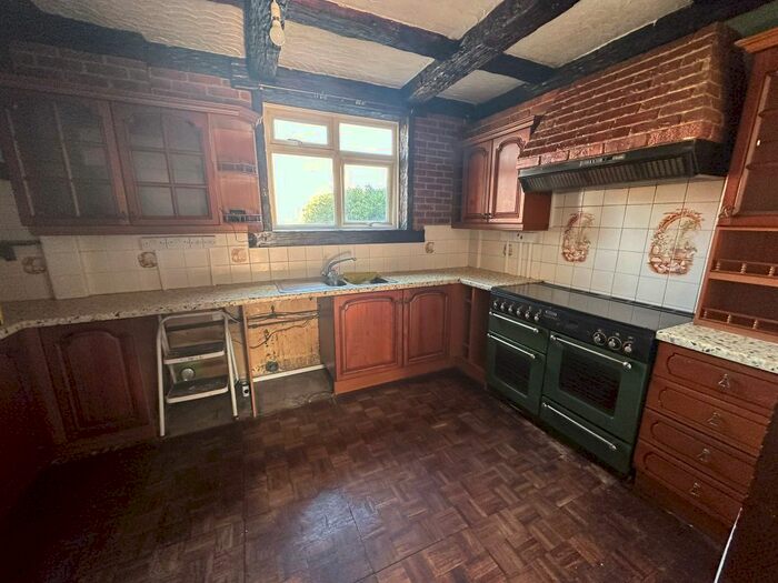 3 Bedroom Terraced House To Rent In Lindsey Road, Dagenham, RM8