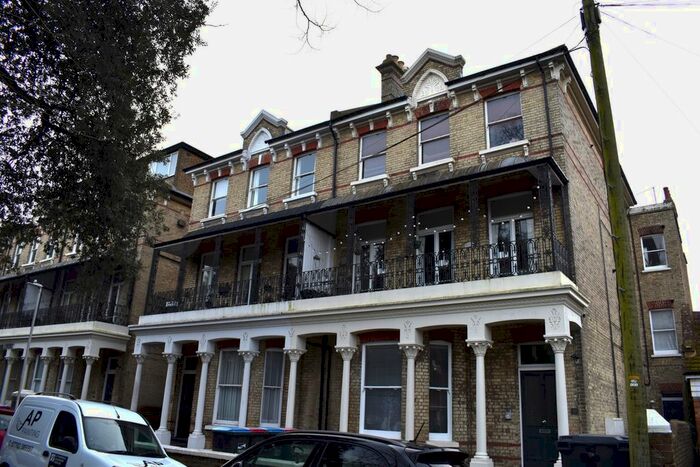 3 Bedroom Flat To Rent In Adrian Square, Westgate, CT8