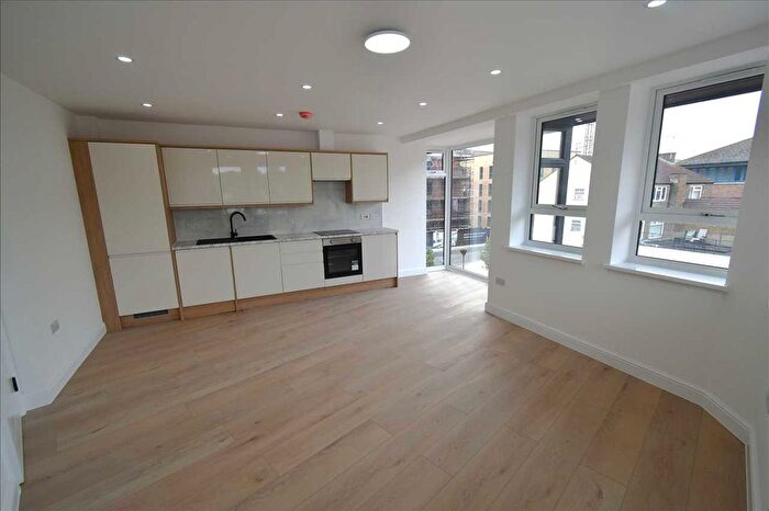 2 Bedroom Flat To Rent In Adams Amp; Moore House, Instone Road, Dartford, DA1