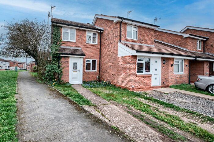 2 Bedroom End Terrace House For Sale In Carew Close, Stratford-Upon-Avon, CV37