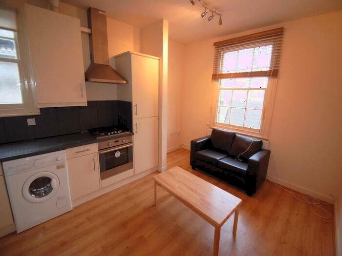 1 Bedroom Flat To Rent In High Road, Ballards Lane, Finchley, London, N12