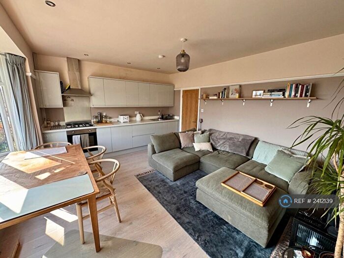 1 Bedroom Flat To Rent In Sussex Avenue, Manchester, M20